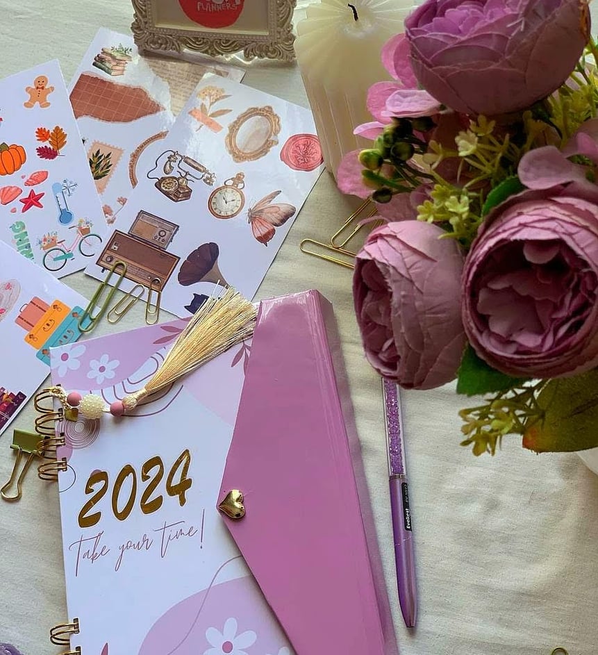  ✨بلانر 2025  Planner 2025 Bordeaux fleuri ✨